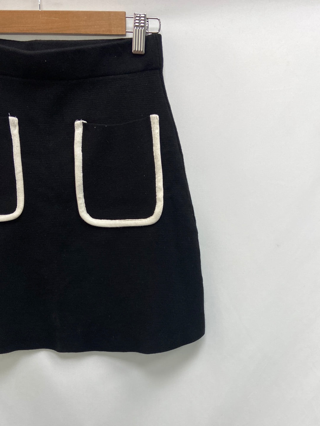 ZARA.Falda corta acampanada T.XS