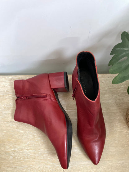 CORTEFIEL. Botin tacon rojo T.38
