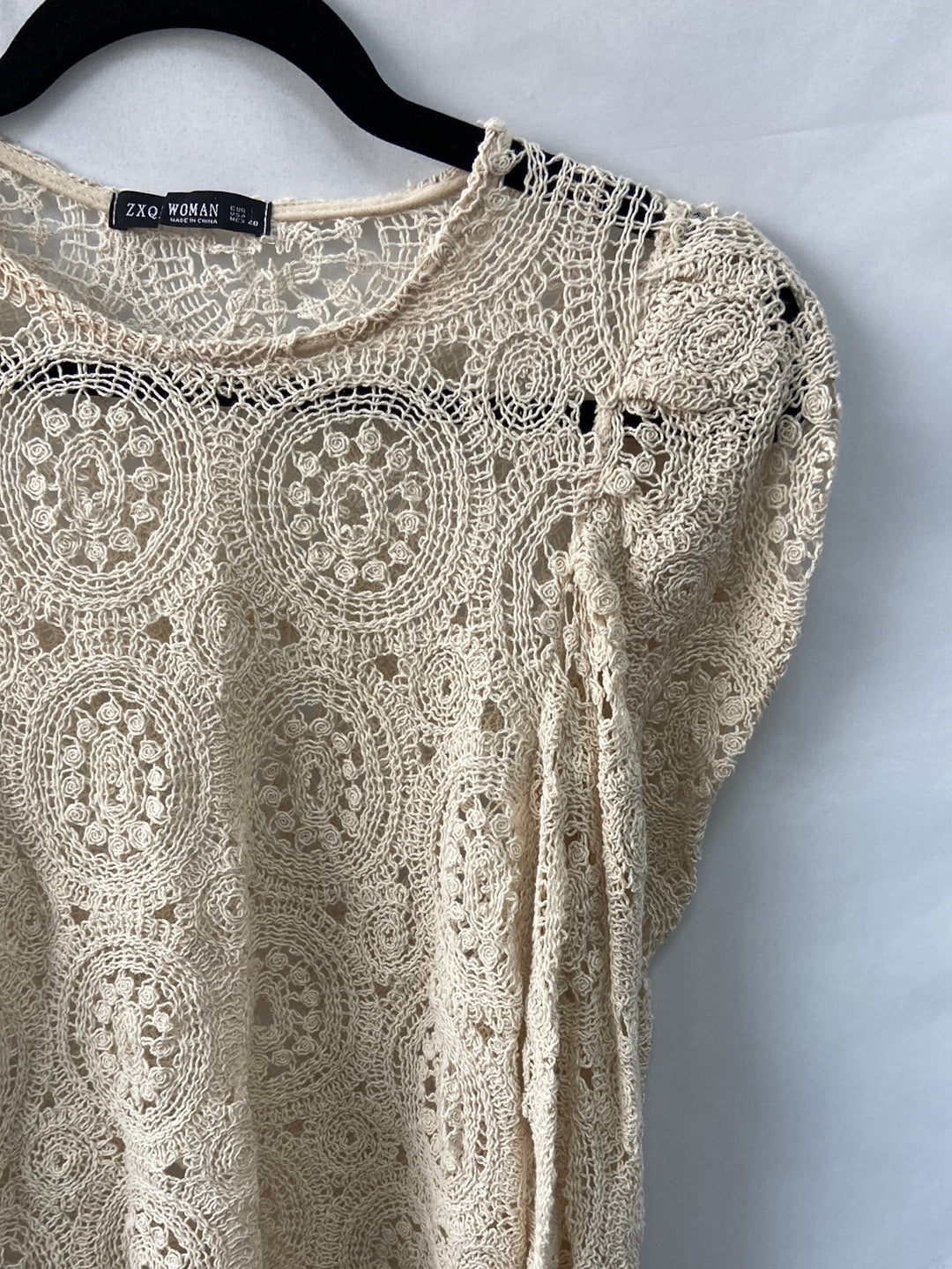 ZARA.Top beige croché T.L (m)