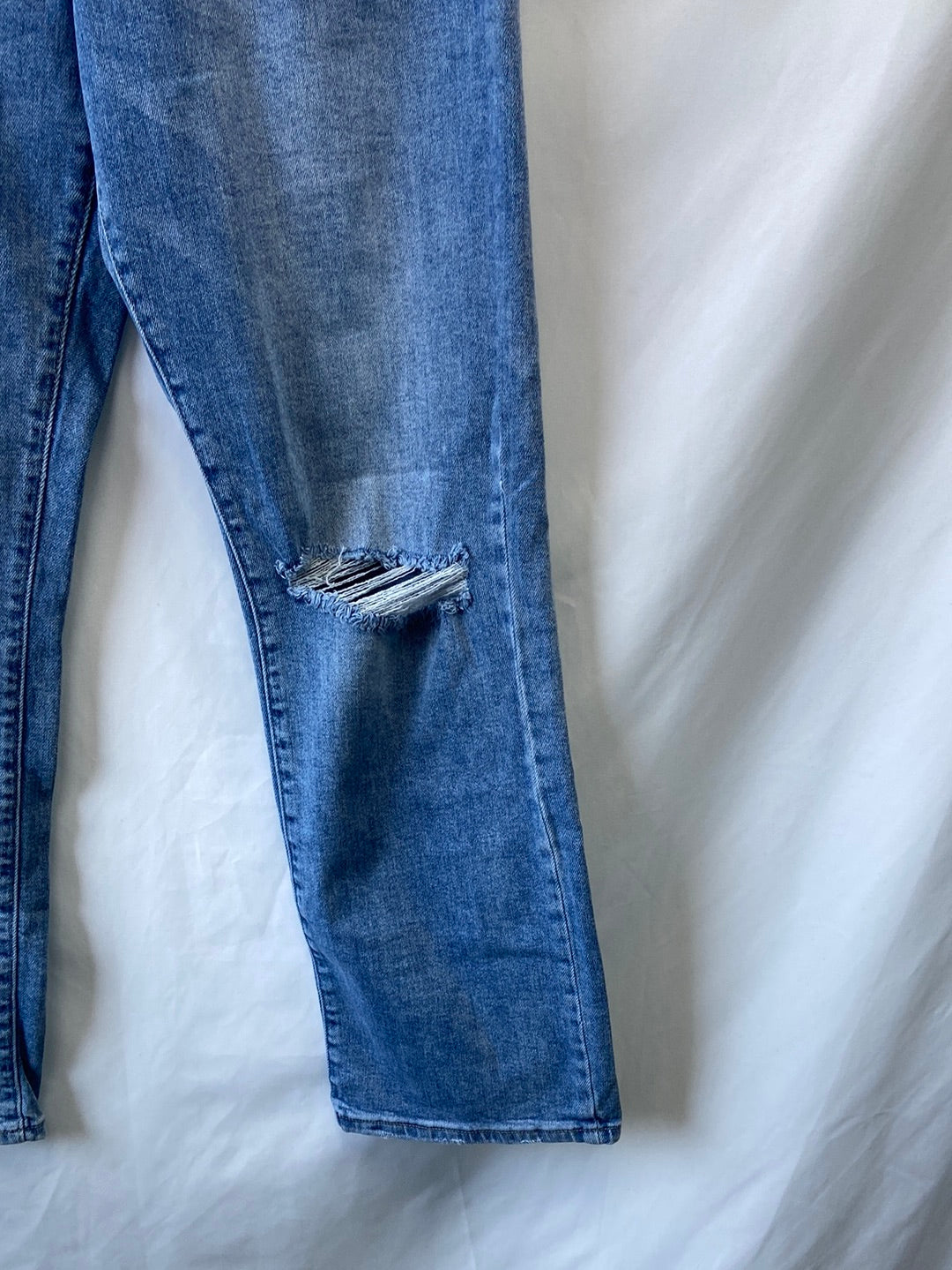 NICE TO MEET MONDAY.Vaqueros rotos T.XL