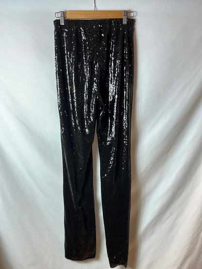 PULL&BEAR. Pantalón negro lentejuelas T.m