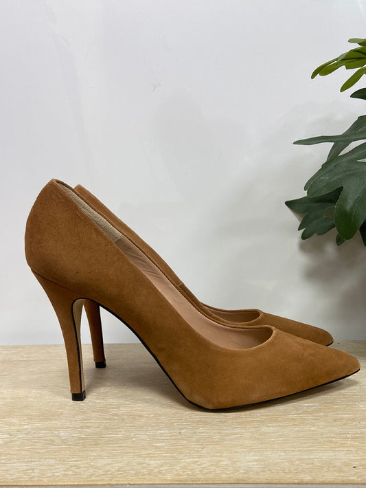 GLORIA ORTIZ.Stilettos camel T.40