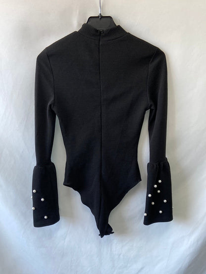 SHEIN. Body negro perlas T.xs