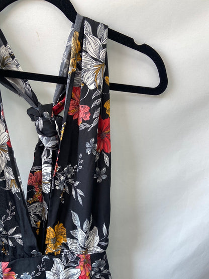 SHEIN.Mono corto espalda abierta T.36