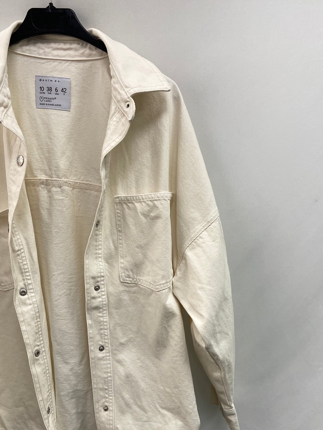 PRIMARK. Cazadora denim beige T.38