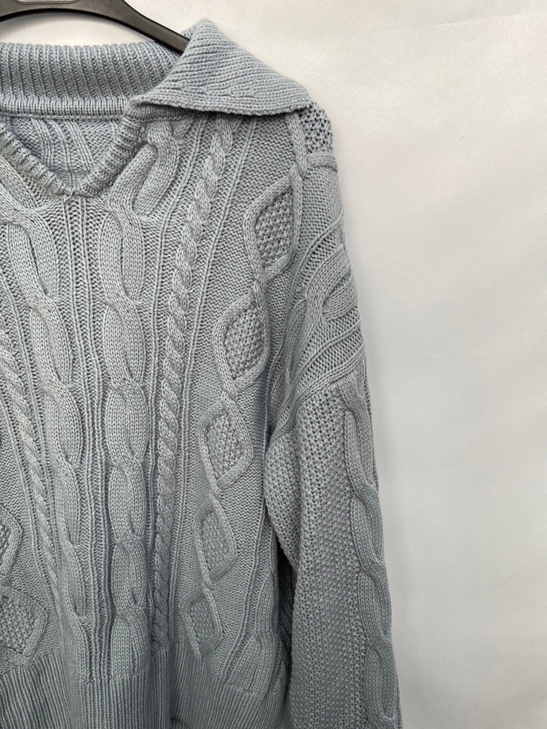 OTHERS. Chubby blue Ts polo sweater