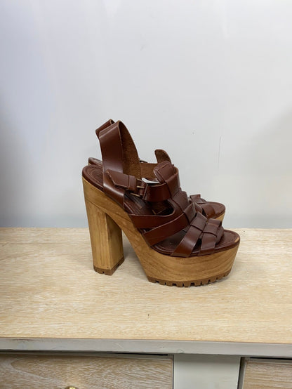 ZARA.Sandalias tiras plataforma T.36