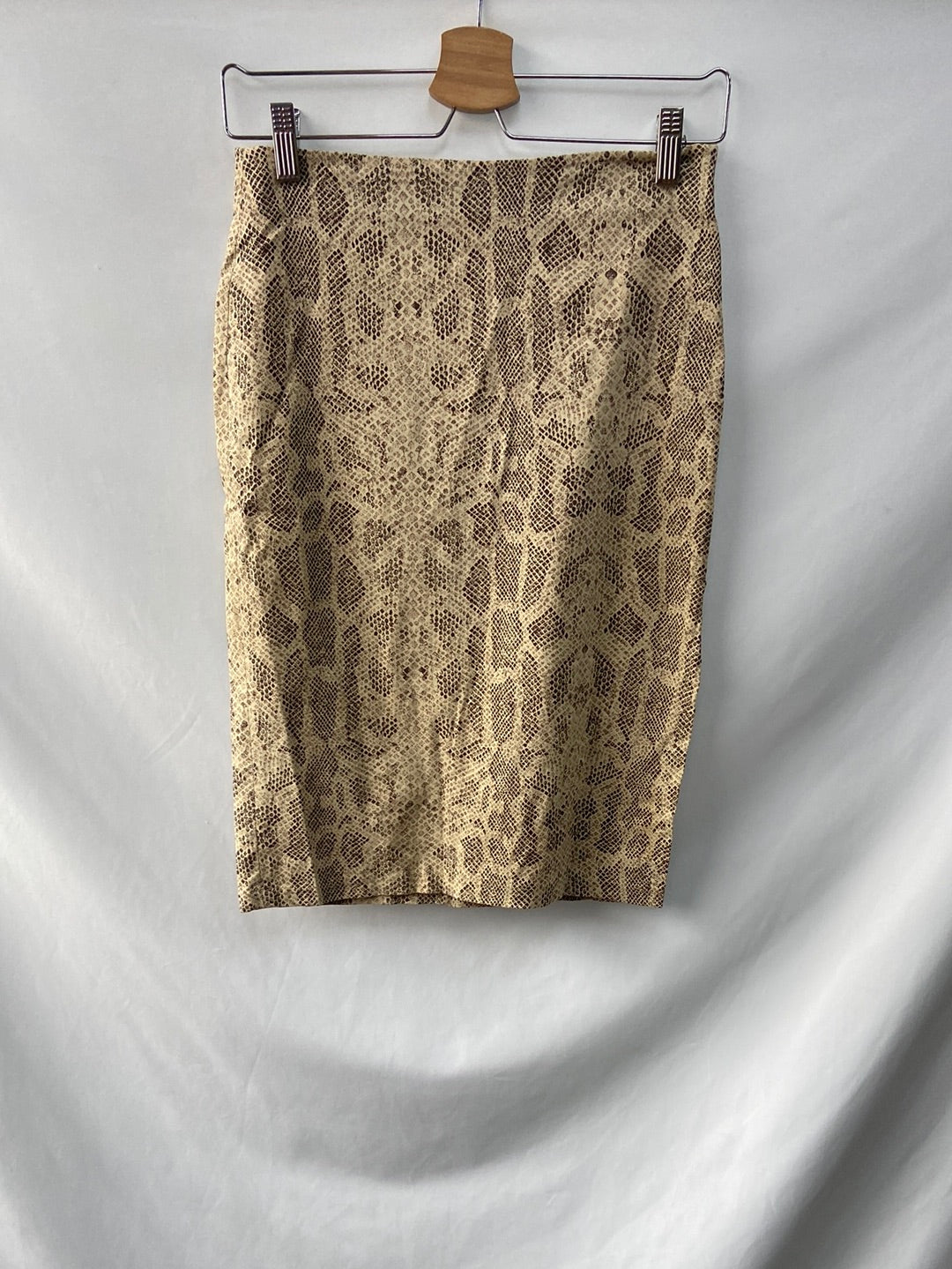 ZARA.Falda midi animal print T.36