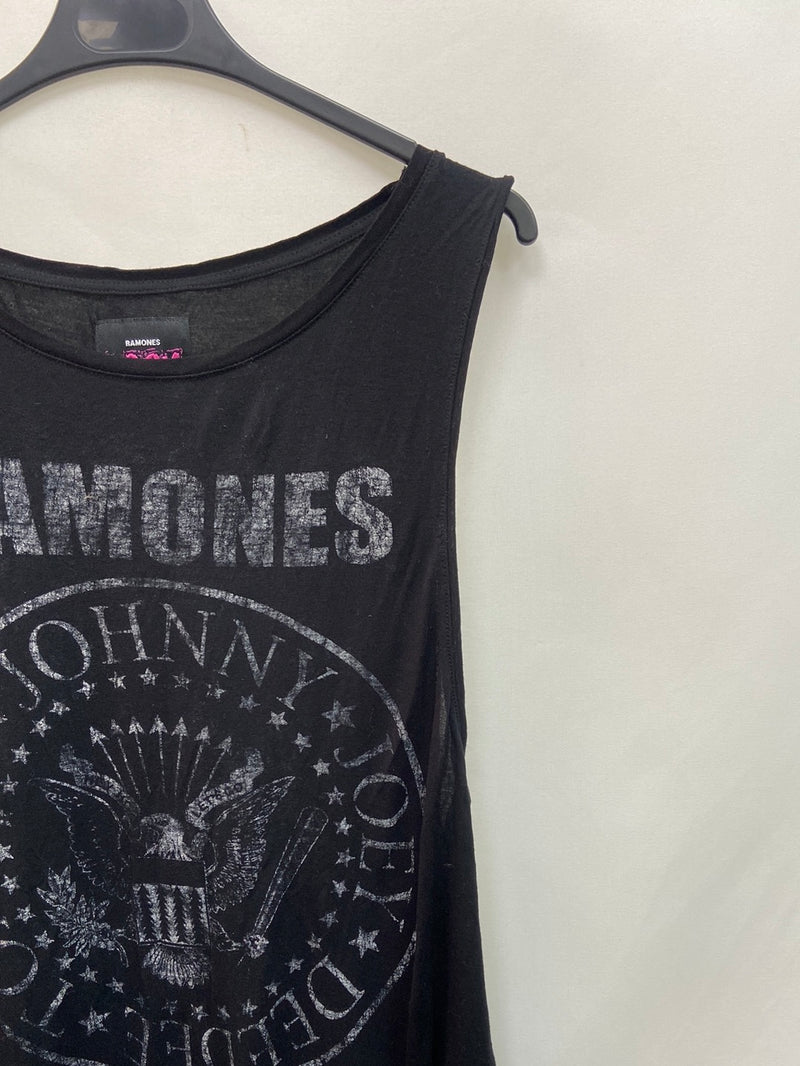 RAMONES.Camiseta negra Ramones T.42
