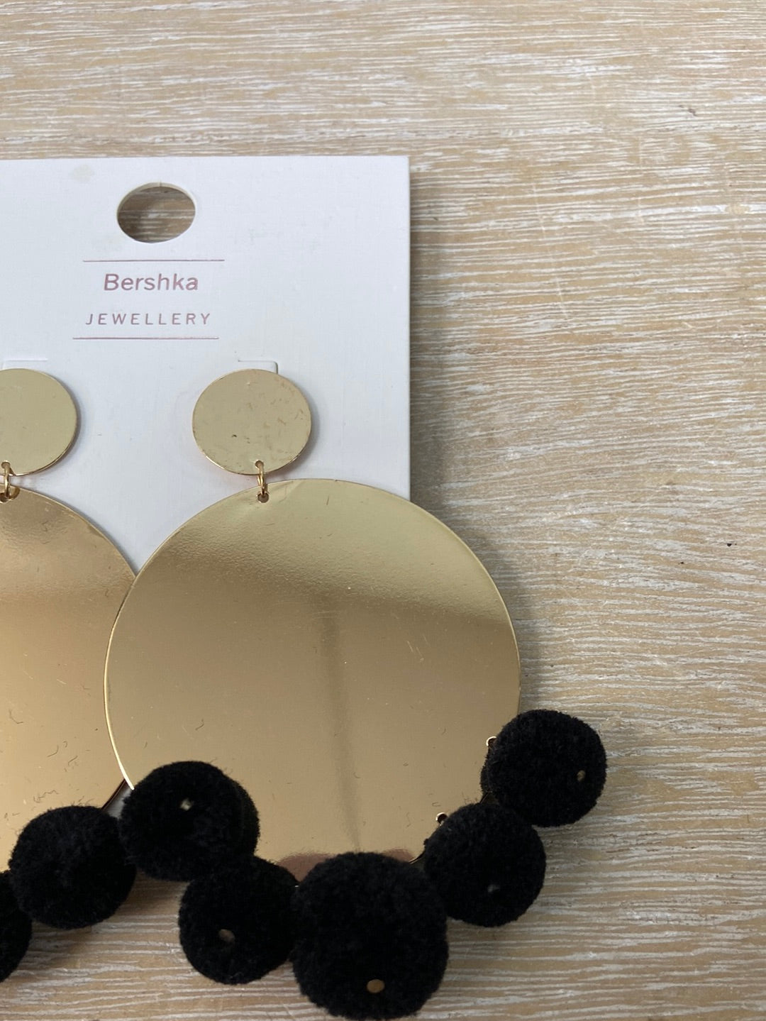 BERSHKA.pendientes circuló borlas