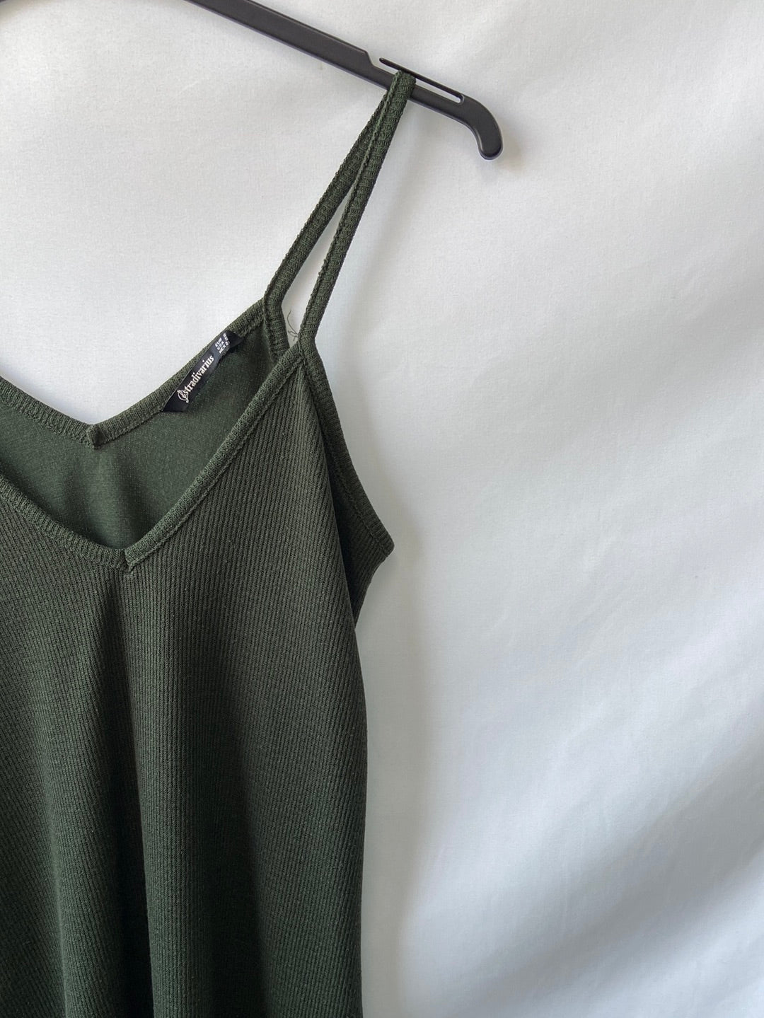 STRADIVARIUS.Vestido midi punto verde T.S