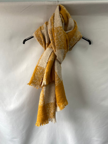 SFERA.Bufanda cuadros beiges y mostaza