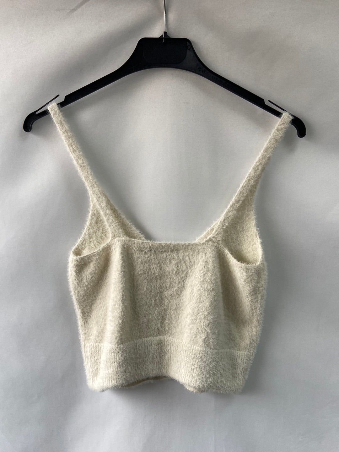 PULL&amp;BEAR. Beige furry knit croptop TM