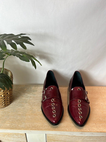 MICUIR. Burgundy buckle shoes, size 39