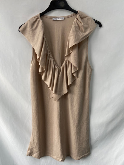 ZARA.Vestido beige volante T.S