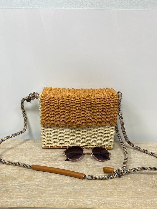 OYSHO.Wicker basket