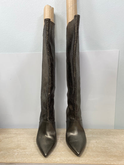 ZARA.Botas altas negras textura T.39