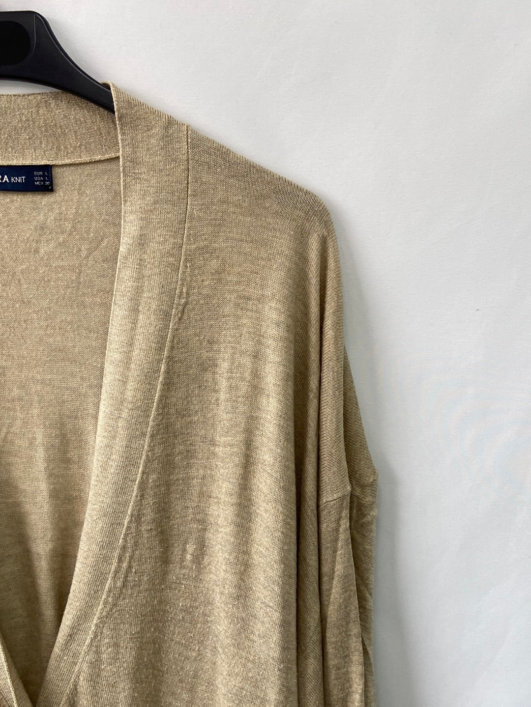 ZARA.Cárdigan fino beige largo T.L