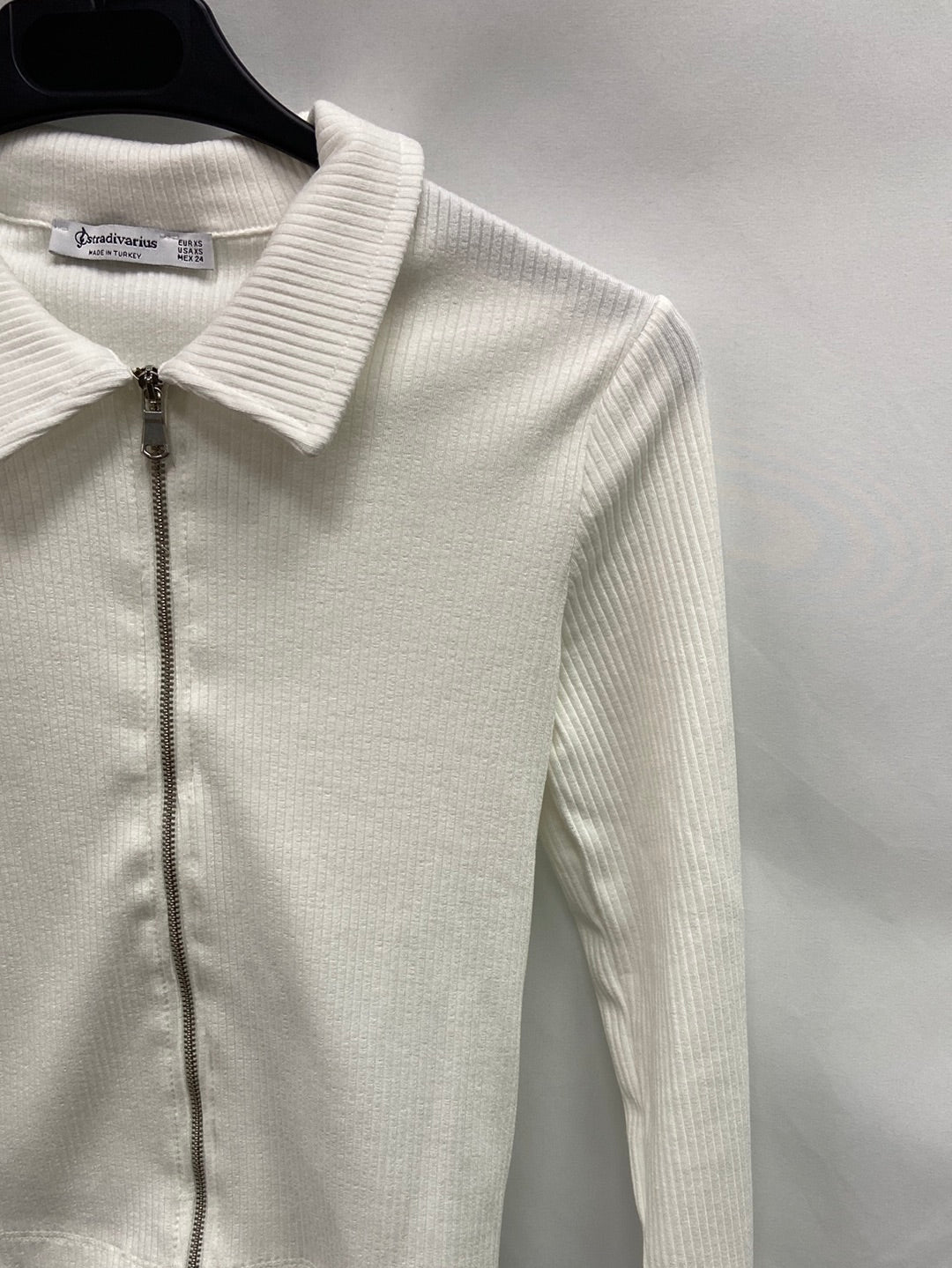 STRADIVARIUS.Ribbed knit jacket S.XS