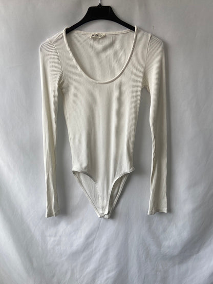 STRADIVARIUS.Body blanco canalé T.M