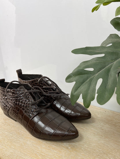 BEATRIZ FUREST. Snakeskin ankle boots, size 37