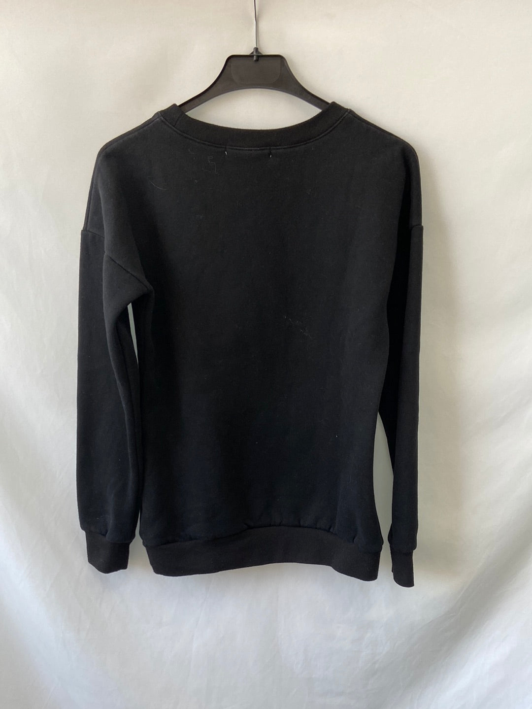 LM. Black sweatshirt with Ts face