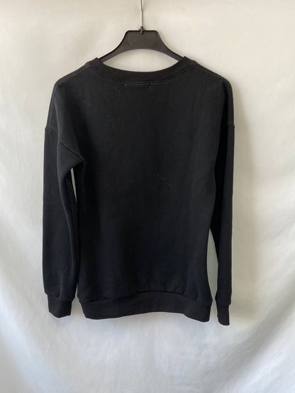 LM. Black sweatshirt with Ts face