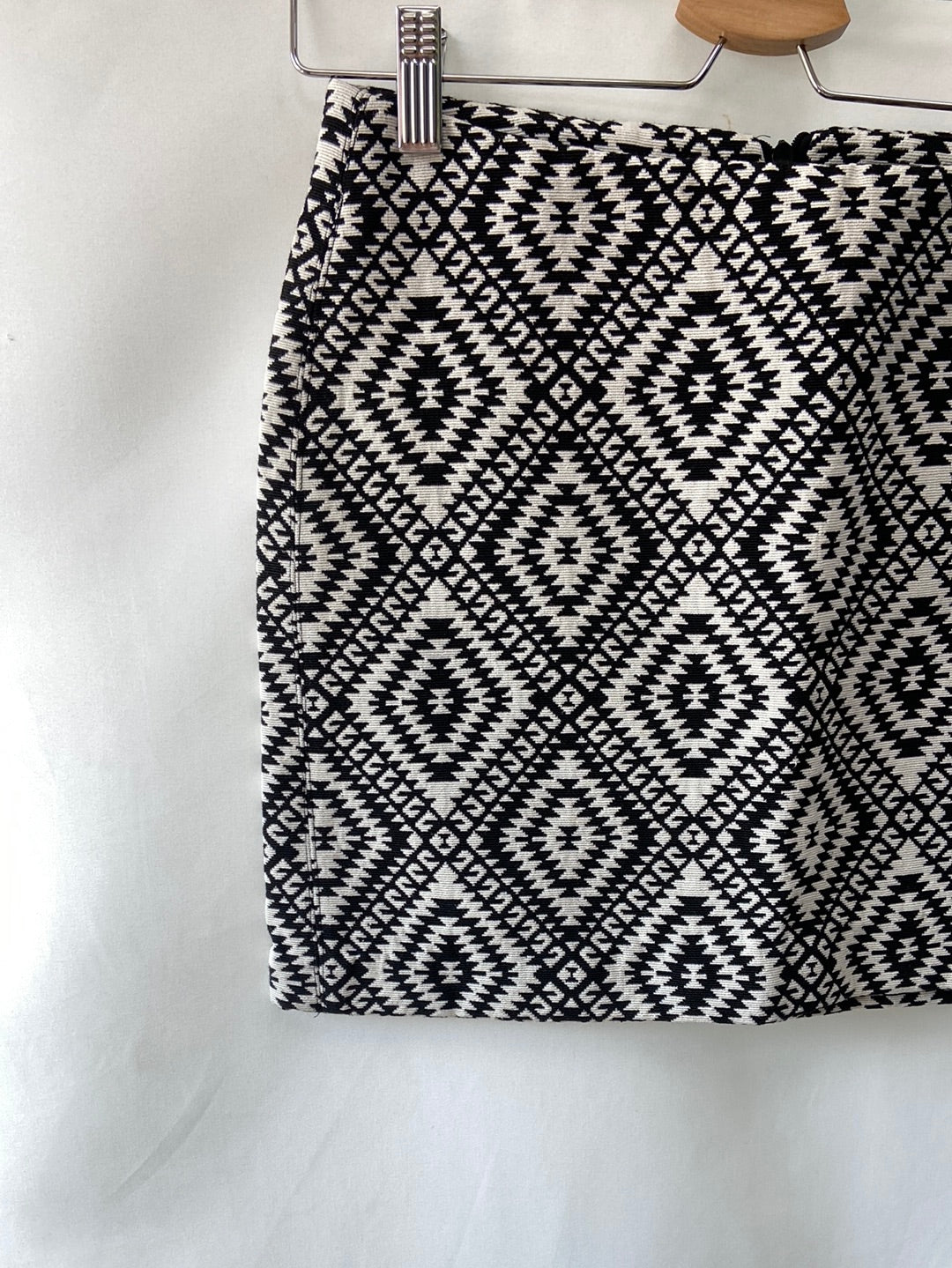 SPRINGFIELD.Geometric print skirt S.38