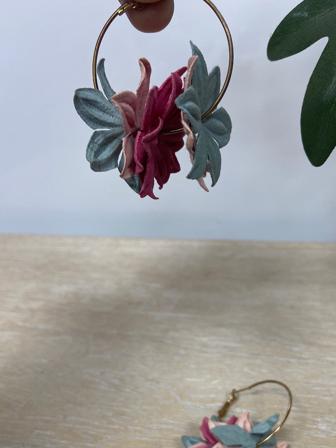 OTRAS.Aros dorados flores papel