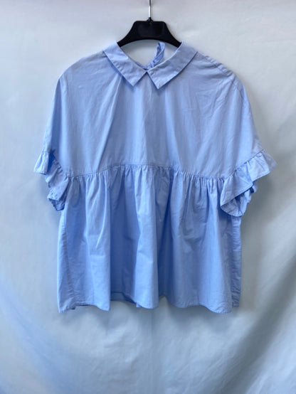 ZARA.Blusa azul volante T.M (Tara)