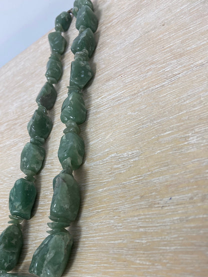 market. OTRAS.Collar piedras verdes