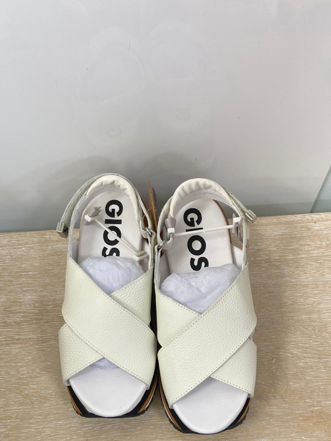 GIOSEPPO.Sandalias blancas plataforma T.37