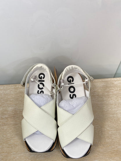 GIOSEPPO.Sandalias blancas plataforma T.37