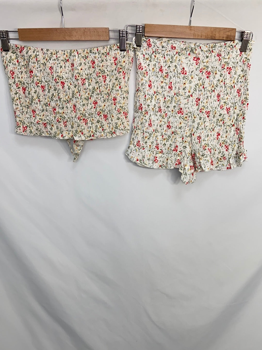 OTRAS.Total look short y croptop T.xs