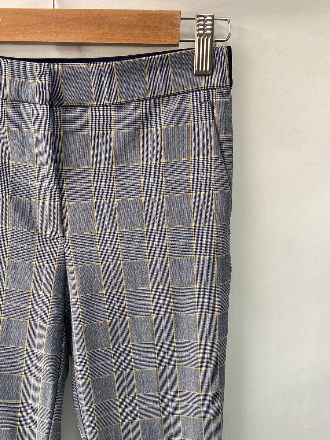 ZARA. Pantalón cuadros azules T.xs