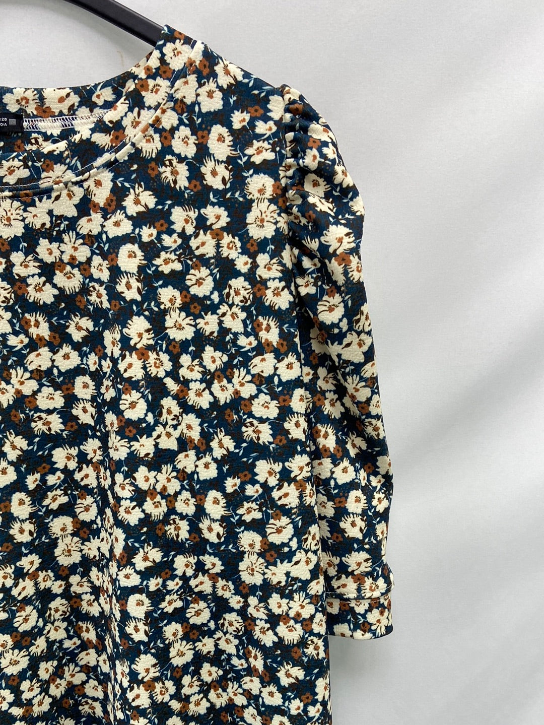 ZARA.Vestido flores mangas abullonadas T.M