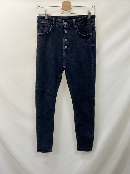 BERSHKA.Pantalones mom denim oscuro T.38