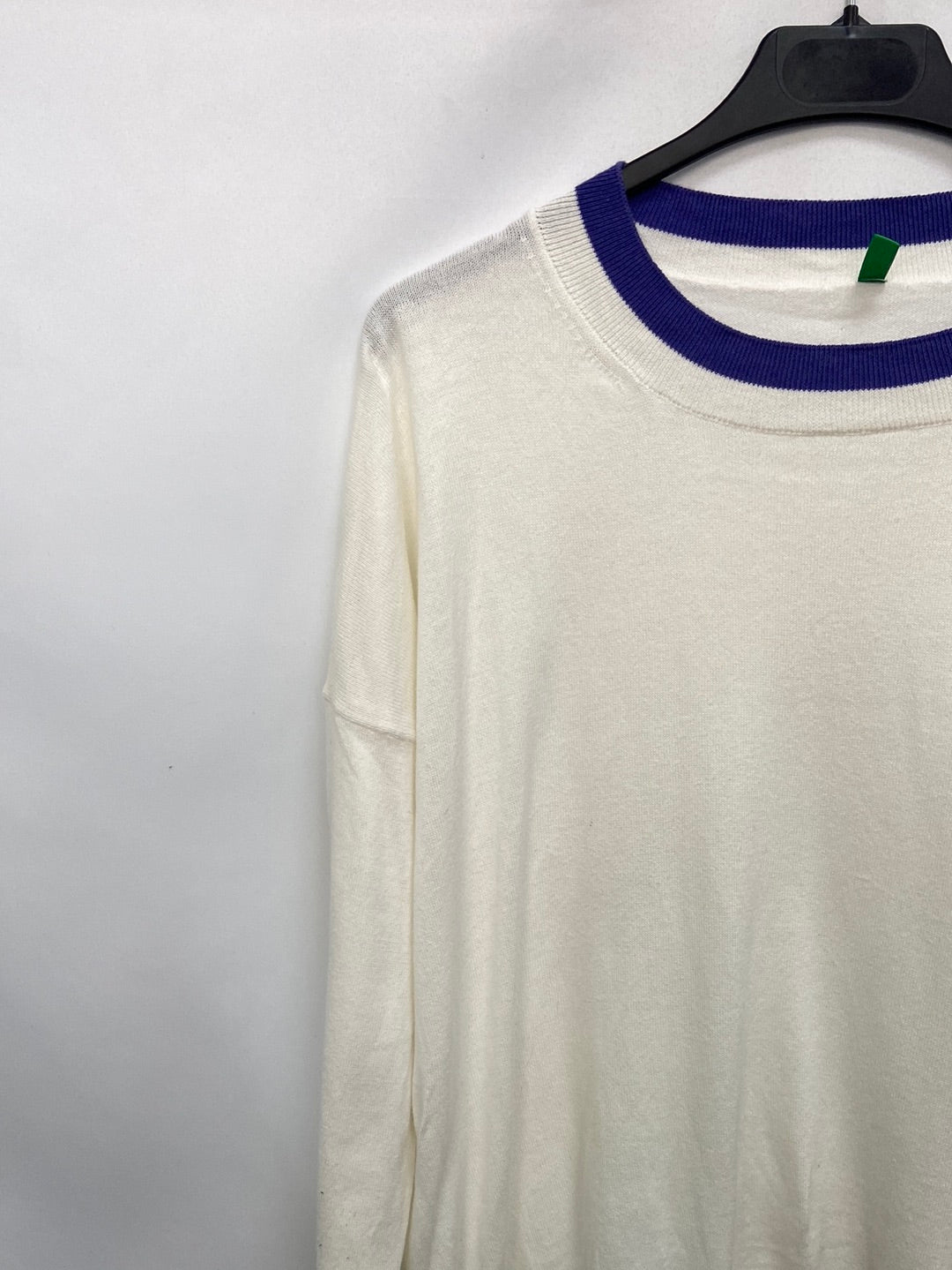 BENETTON.White and knitted sweater Ts