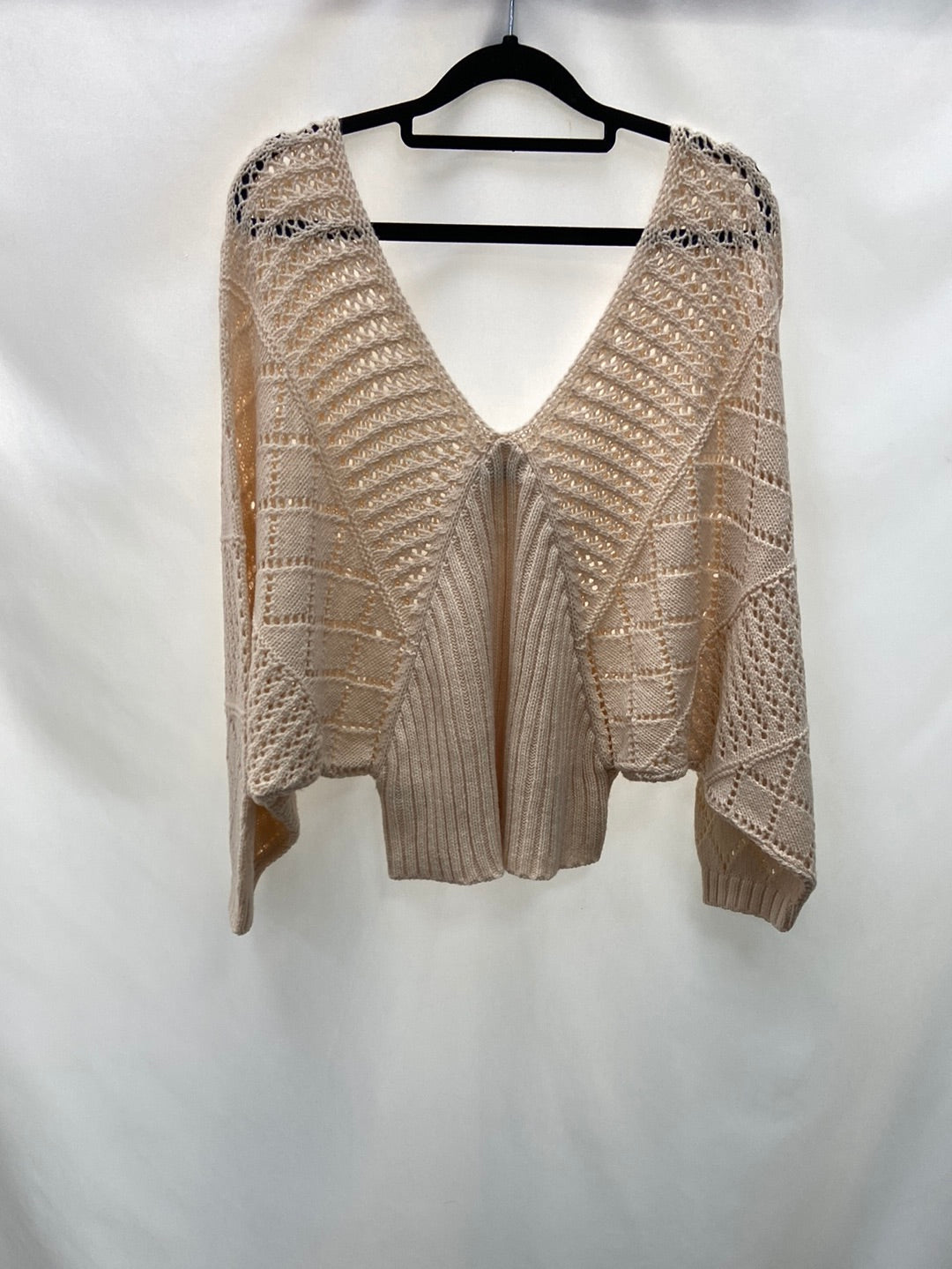 LUSH. Beige crochet sweater TM