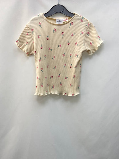 ZARA. Camiseta beige flores  T.12-18 meses