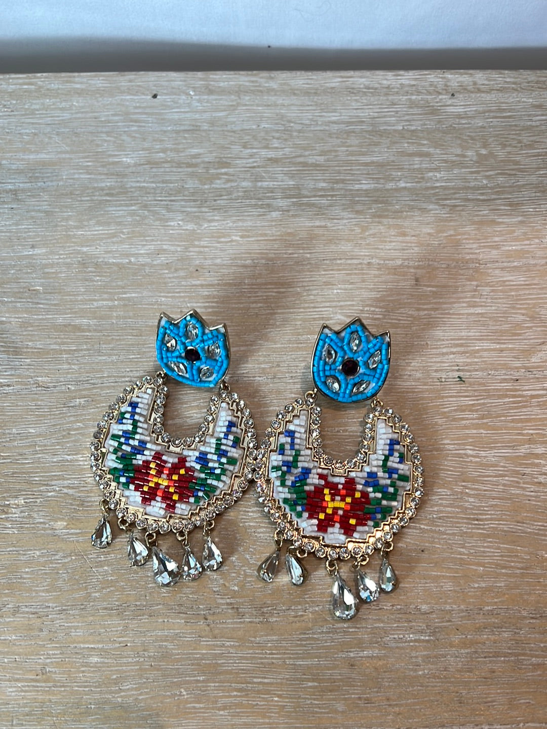 UTERQÜE. Pendientes abalorios