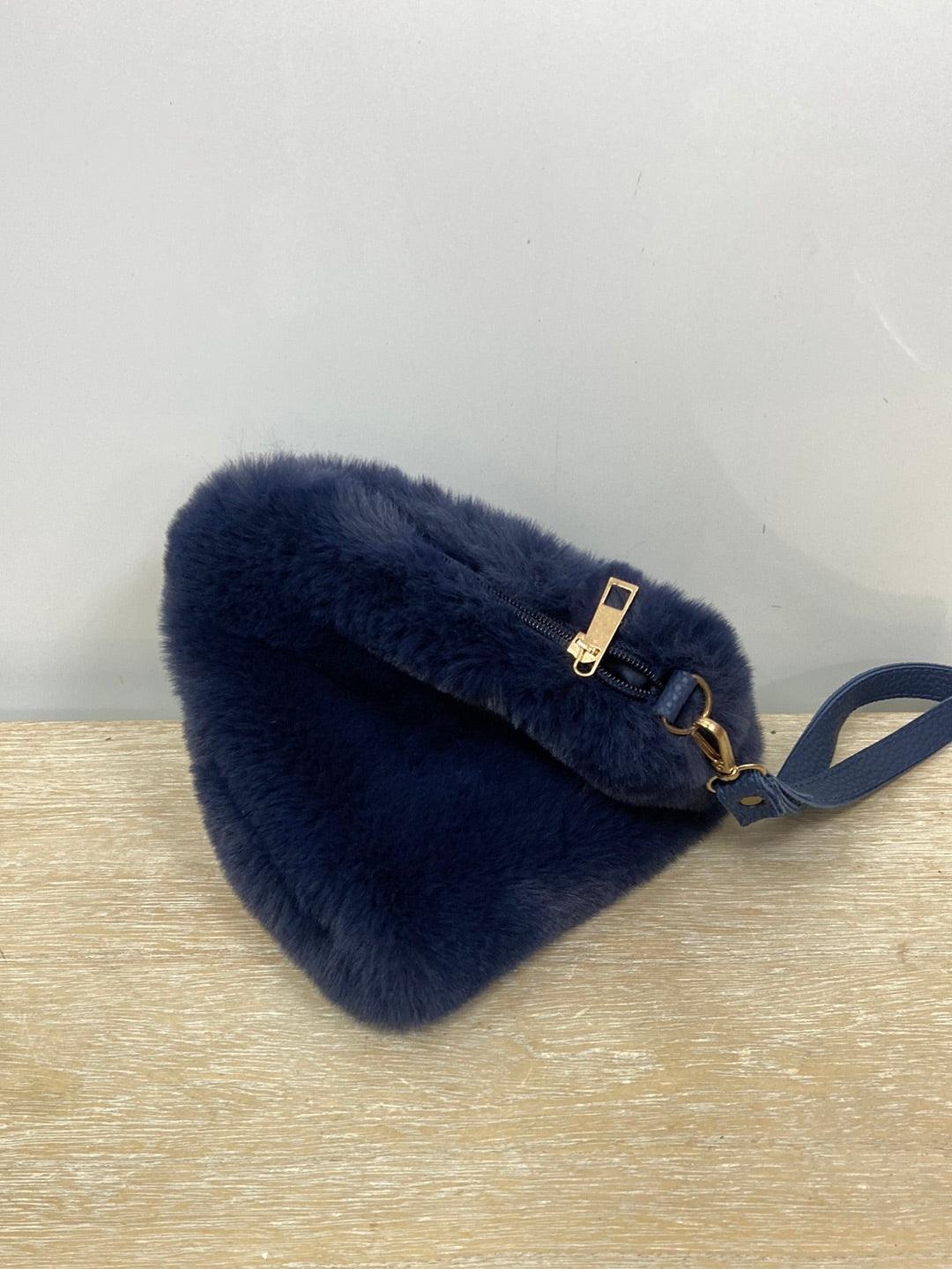 OTHERS. Blue fur handbag