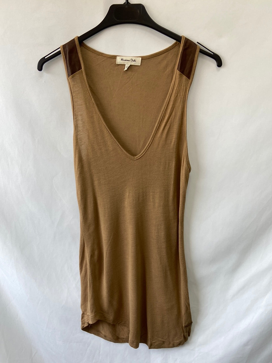 MASSIMO DUTTI.Camiseta camel detalle polipiel T.m