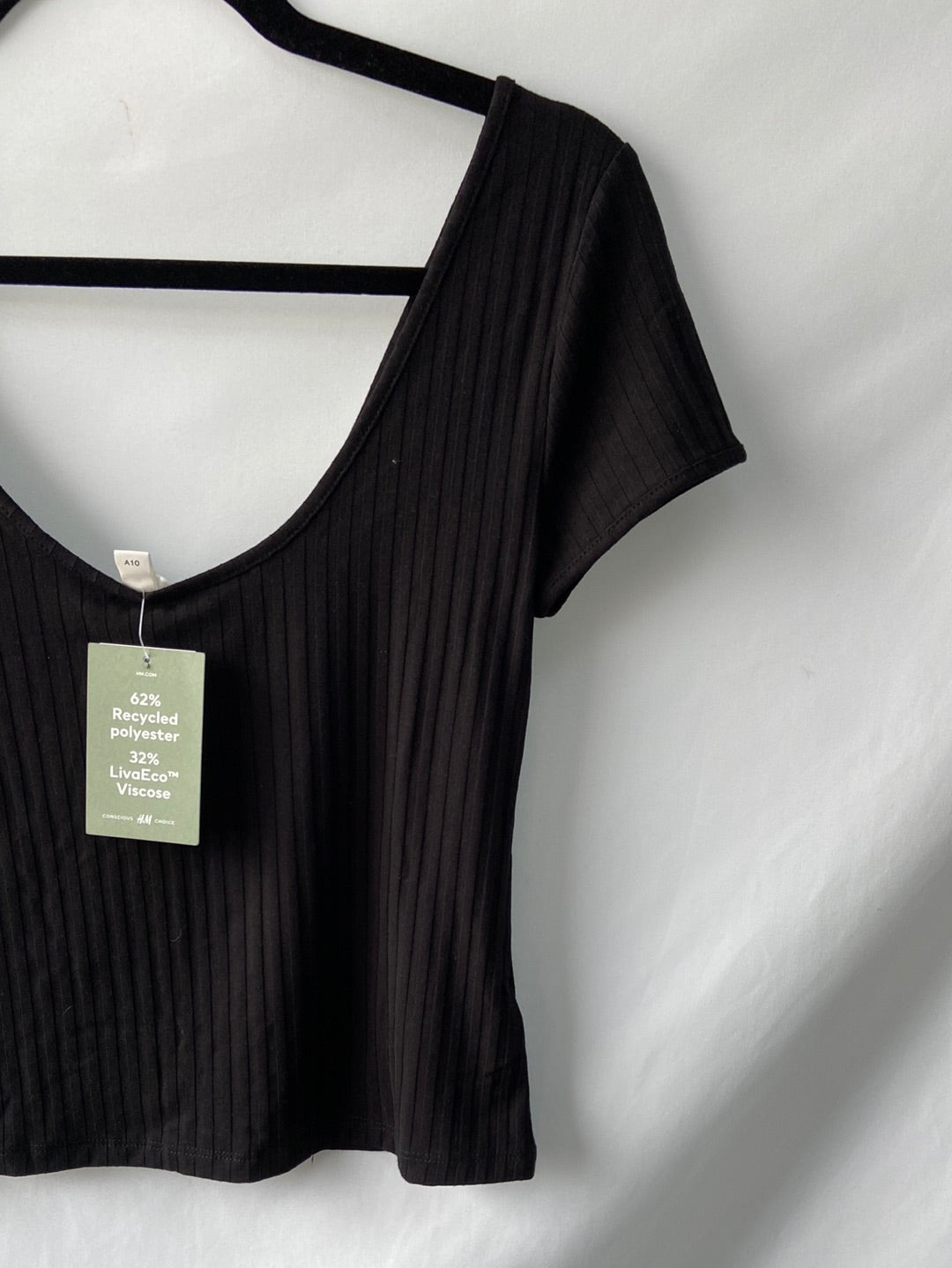 H&M.Camiseta negra canalé T.m