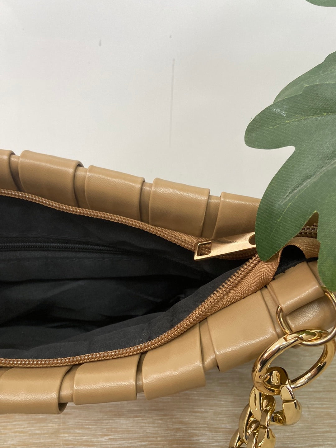 OTHERS. Camel braided bag