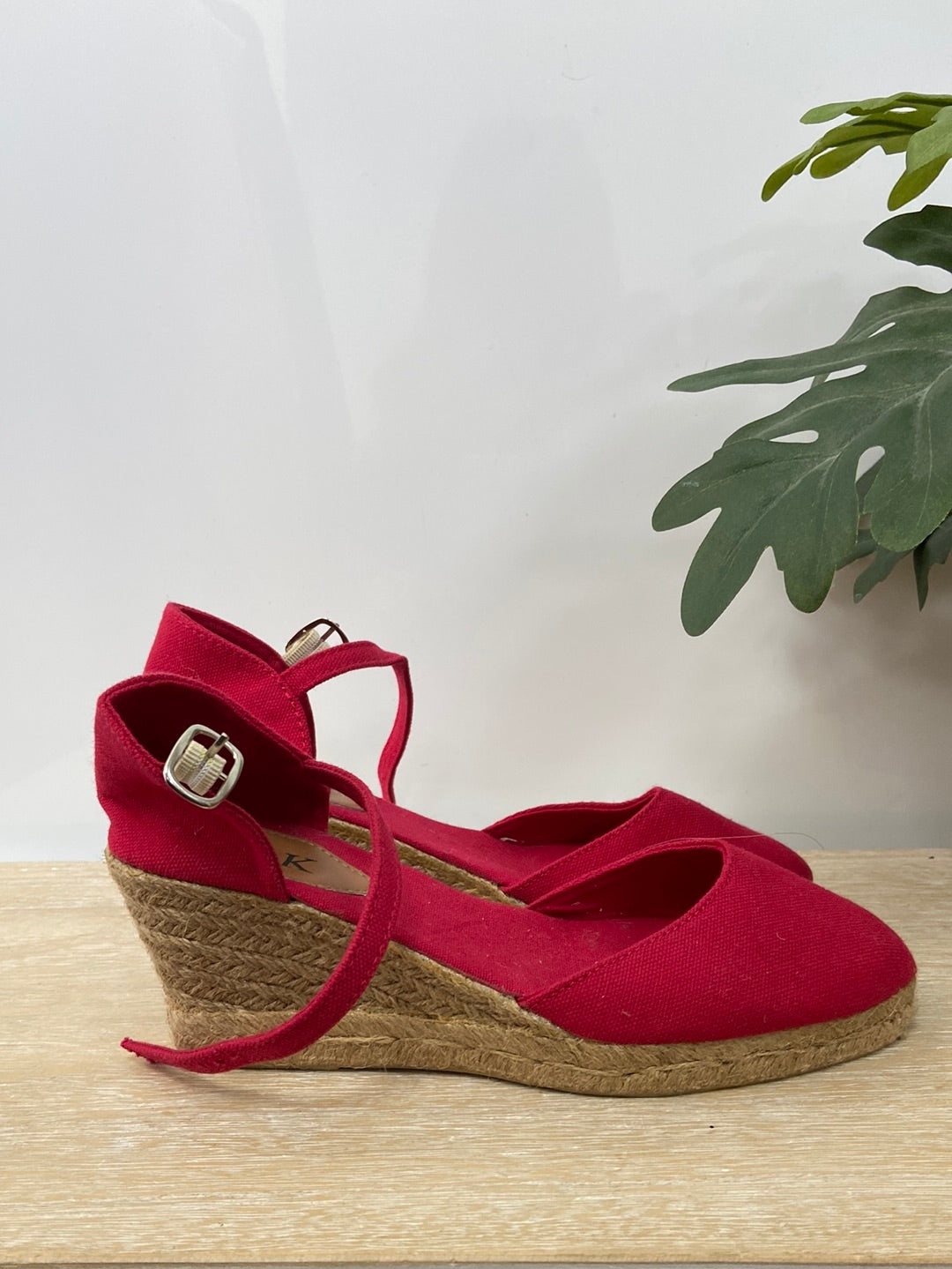 TCK.Alpargatas rosa oscuro T.37