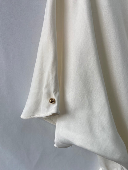 ZARA.Blusa/top blanco arreglado T.XS (Tara)