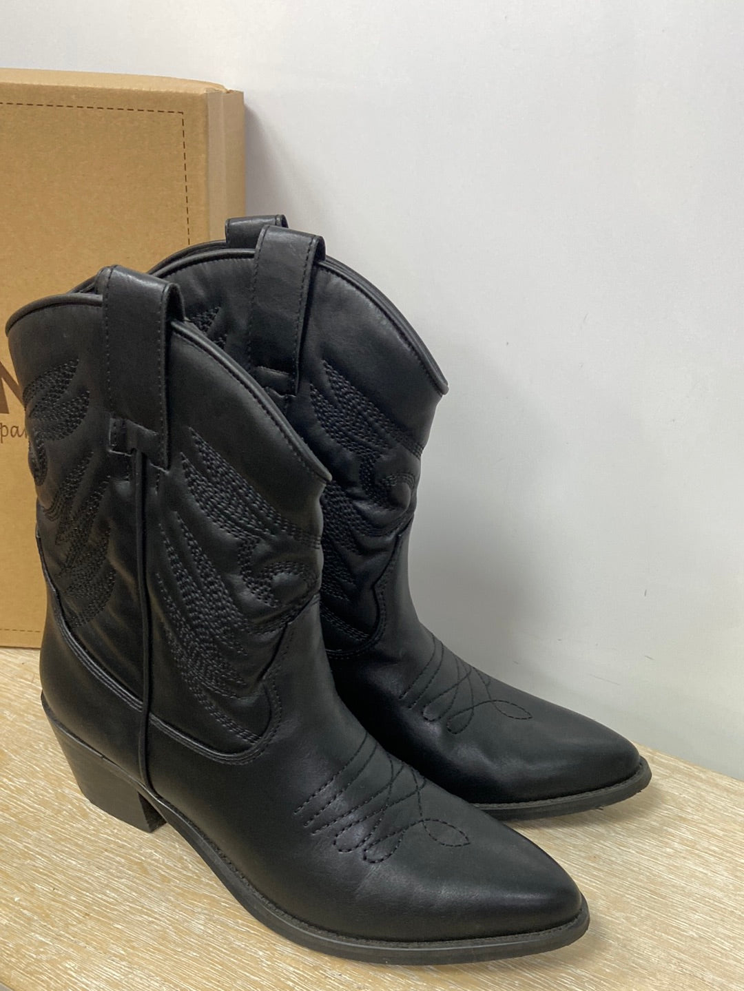 CORINA. Black cowboy boots size 38