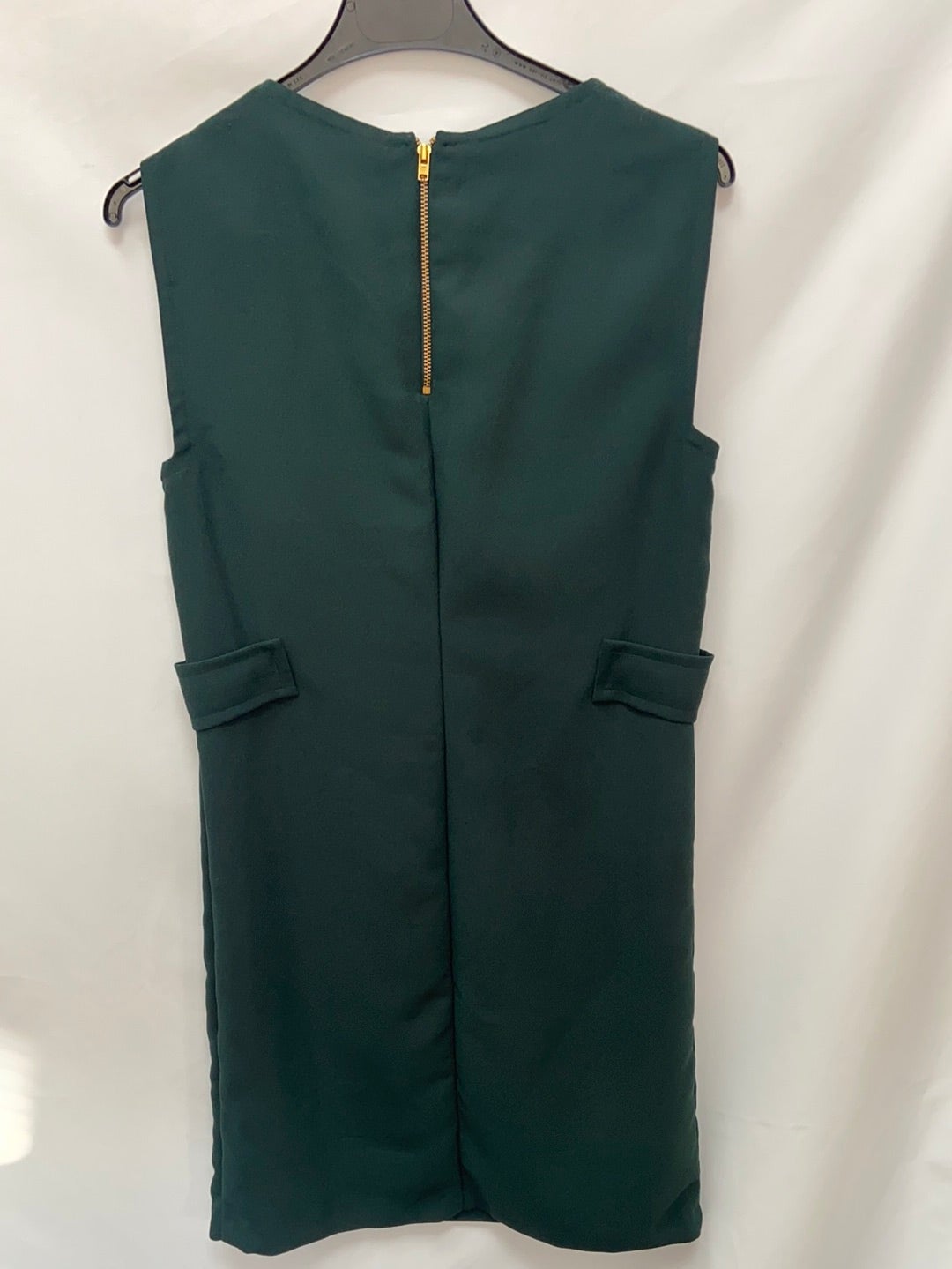 MASSIMO DUTTI. Vestido verde corto T.38