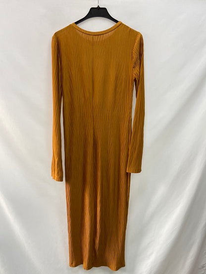 ZARA.Vestido largo mostaza fruncido t.m